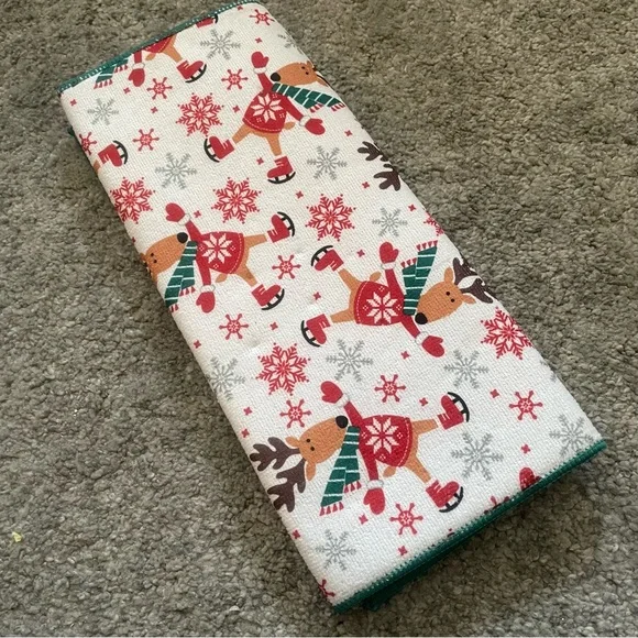 NWOT Festive Reindeer Holiday Dish Drying Mat - Picture 1 of 2